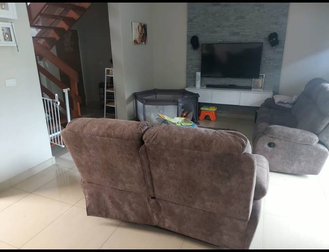 3 BEDROOM TOWNHOUSE TO LET IN SUNNINGDALE